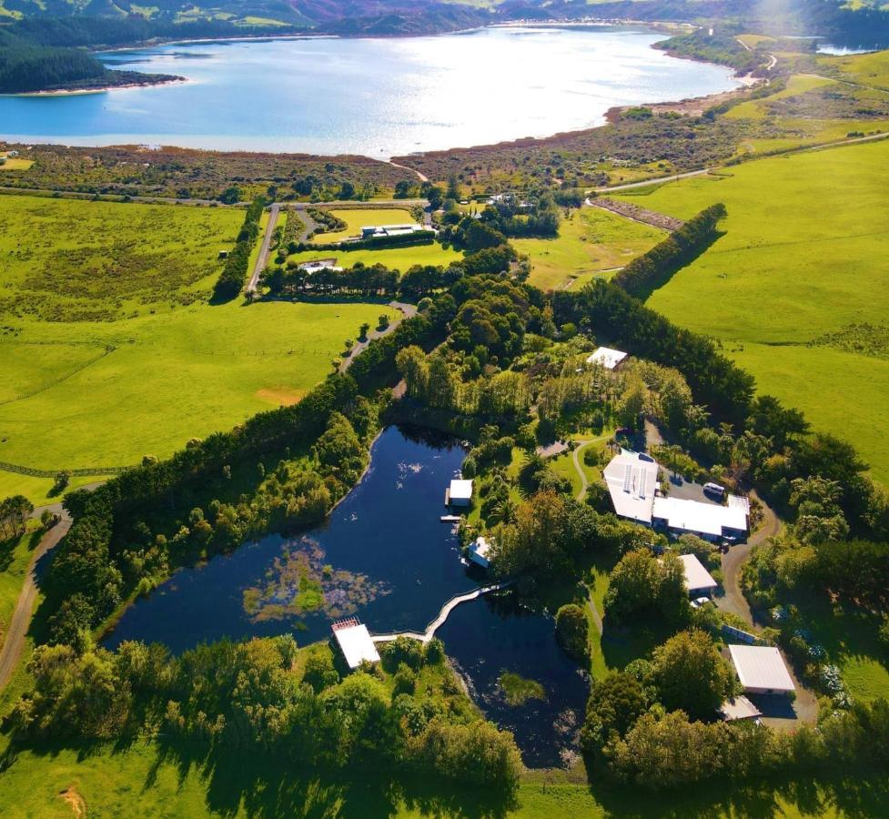 The Lakes - Kai Iwi Lakes Exclusive Retreat Kaihu Bagian luar foto