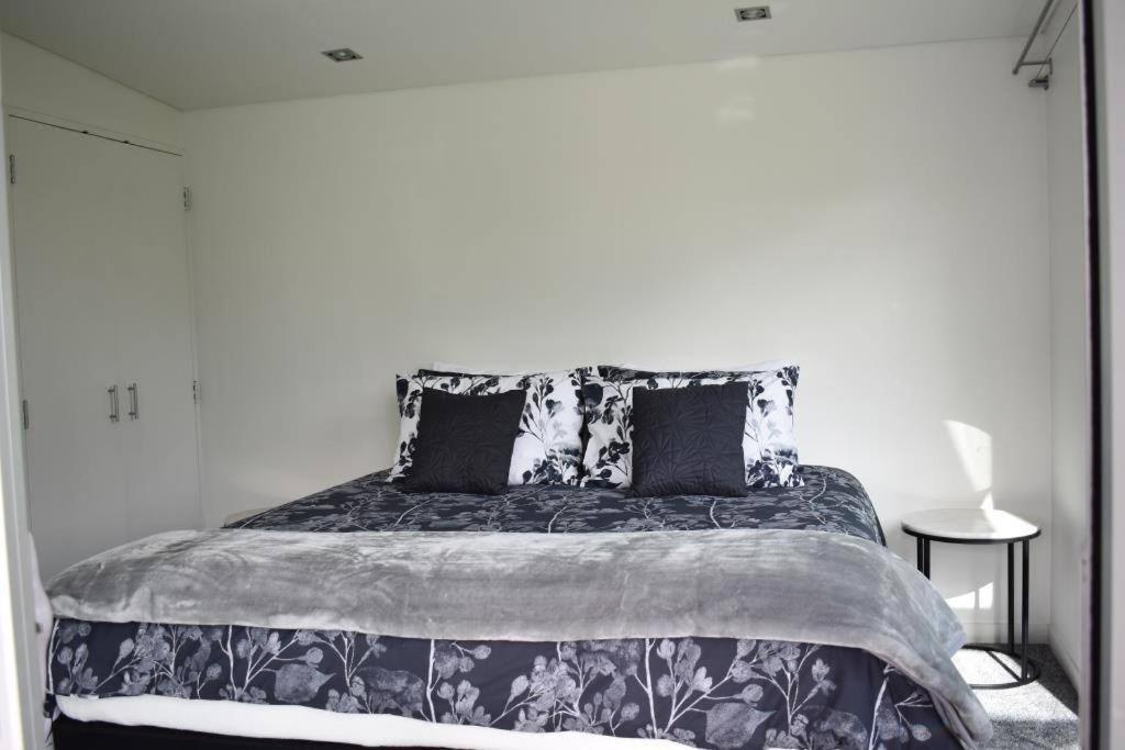 The Lakes - Kai Iwi Lakes Exclusive Retreat Kaihu Bagian luar foto