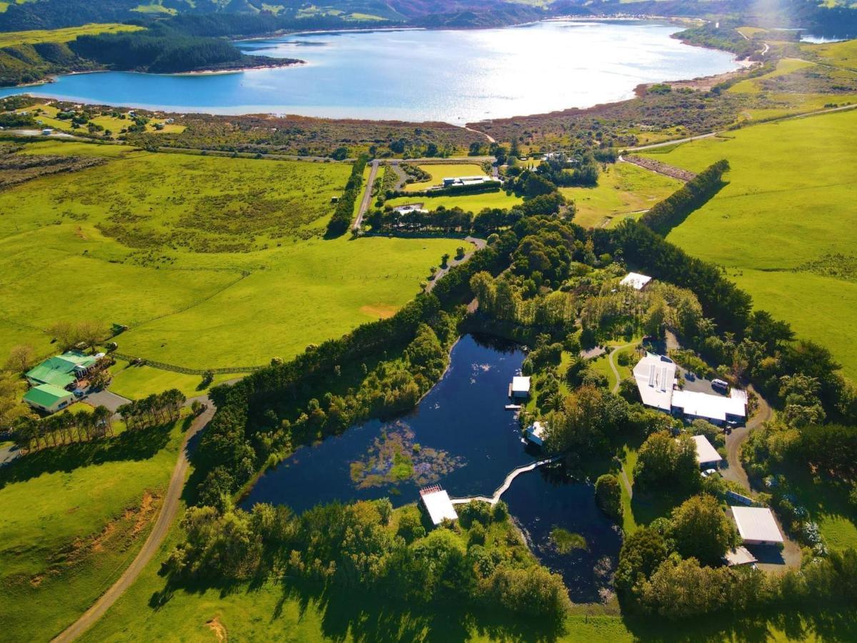 The Lakes - Kai Iwi Lakes Exclusive Retreat Kaihu Bagian luar foto