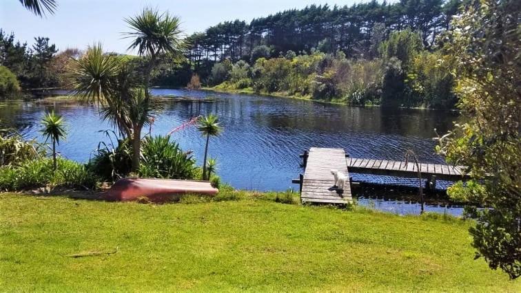The Lakes - Kai Iwi Lakes Exclusive Retreat Kaihu Bagian luar foto